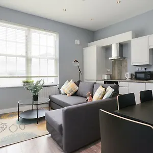 Apartamento Arena - Stylish And Homely By The Ice Arena With Parking